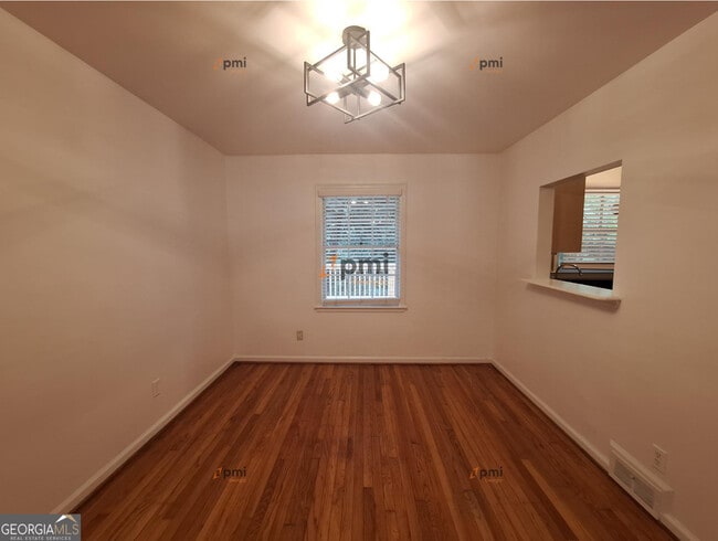 Building Photo - 812 Whelchel Dr
