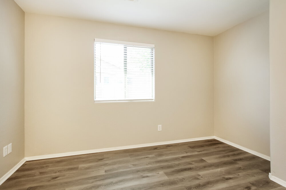 Building Photo - 5027 W Melody Ln