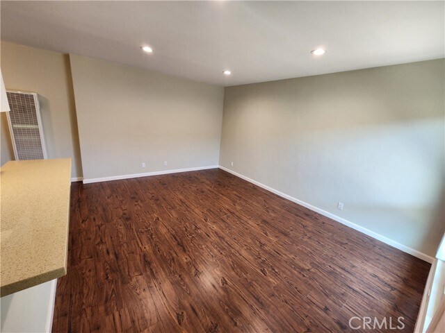 Building Photo - 7925 Vineland Ave