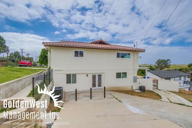 Primary Photo - Lovely 2Bdm 1Ba Multi-Family House in San ...