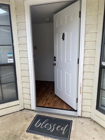 Building Photo - 437 Dollins St