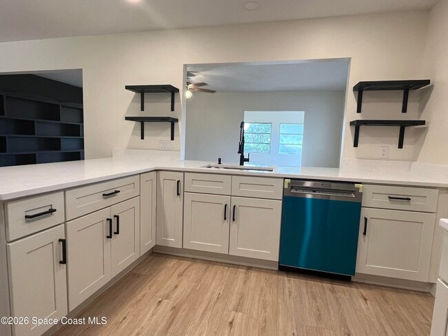 Building Photo - 1171 Riviera Dr NE