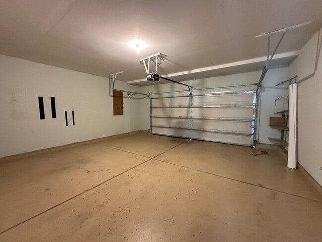 Building Photo - 8019 Kelburn Ln