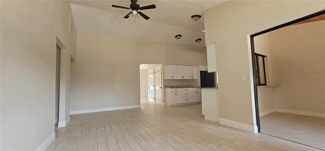 Building Photo - 383 Kenova St