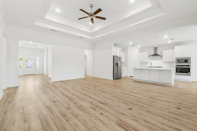 Building Photo - 147 Lk Pk Cv