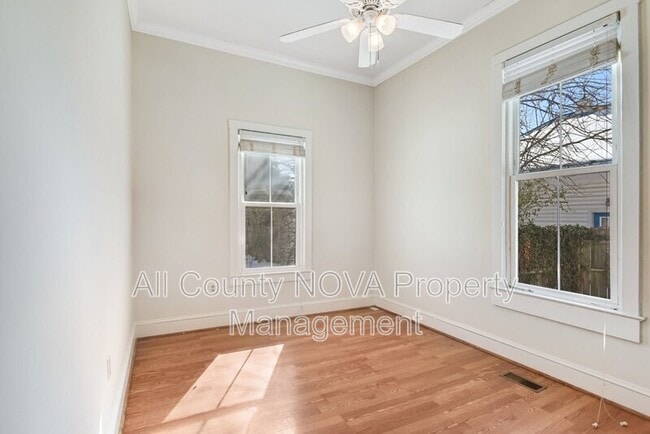 Building Photo - 8753 Signal Hill Rd