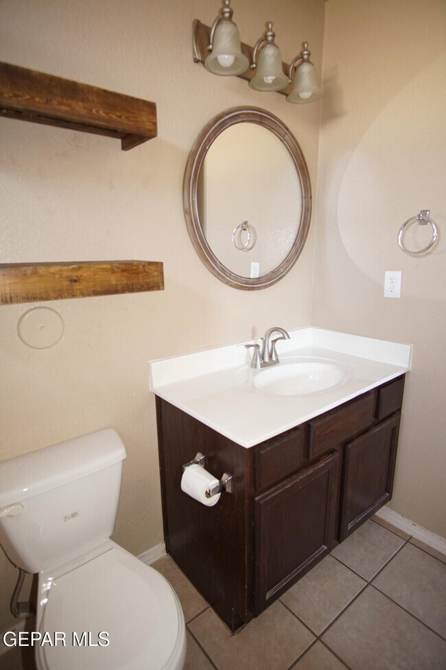 Building Photo - 14207 Otter Point Ct