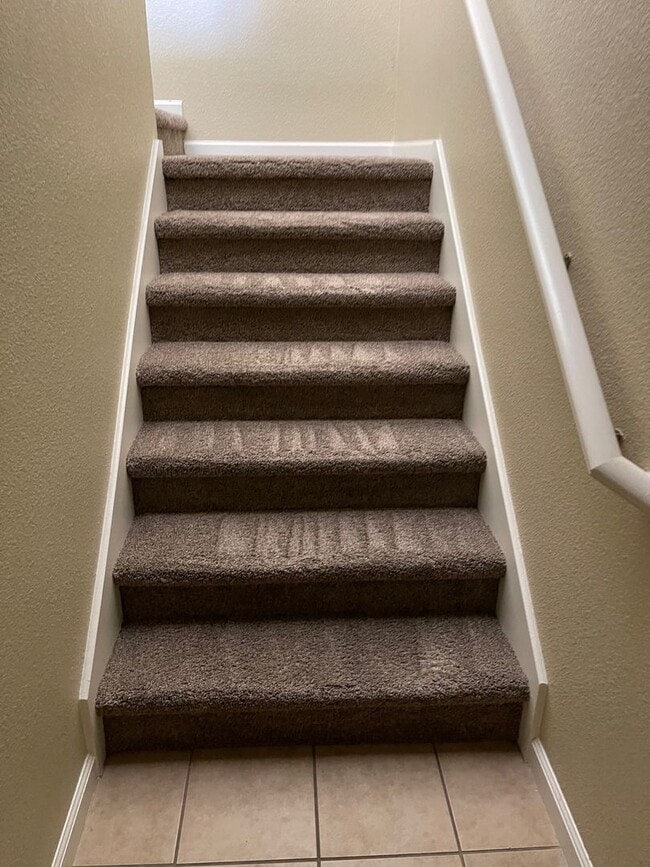 Building Photo - Luxury Natomas Condo