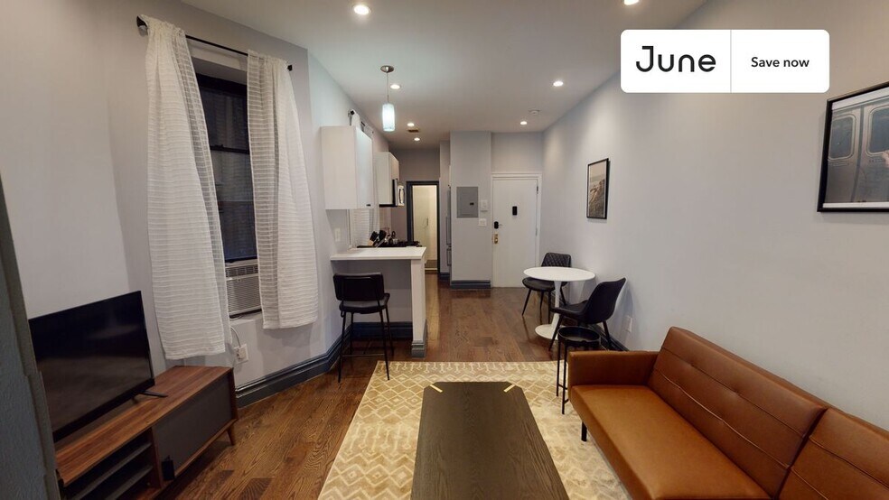 Building Photo - 826 9th Ave