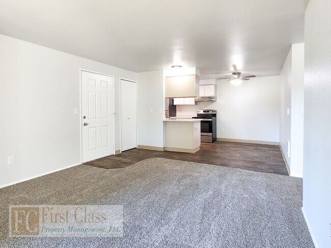 Building Photo - 1285 NW 183rd Ave