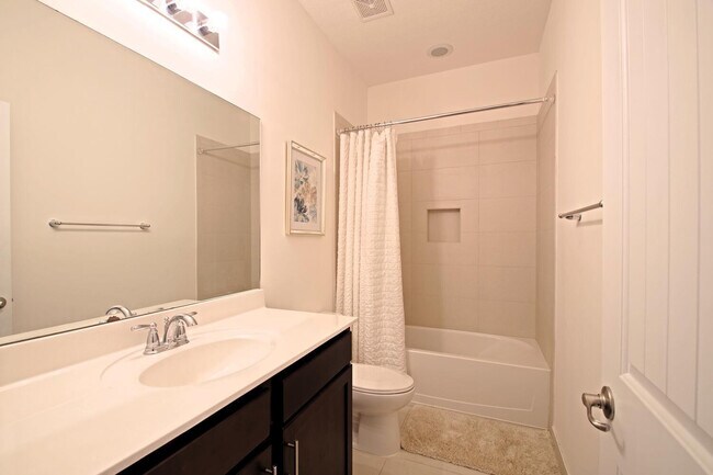 Building Photo - 4214 N Dixie Hwy