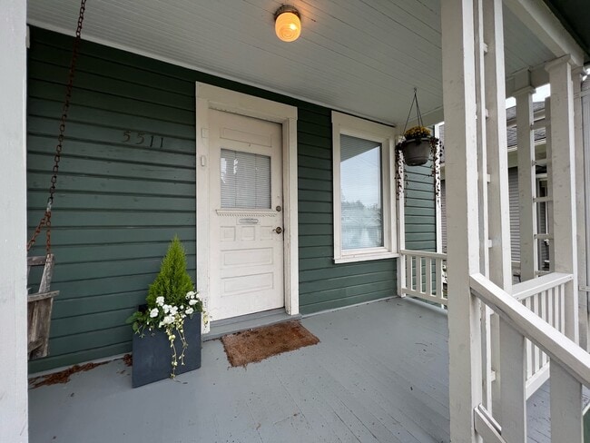 Building Photo - 5511 Brooklyn Ave NE