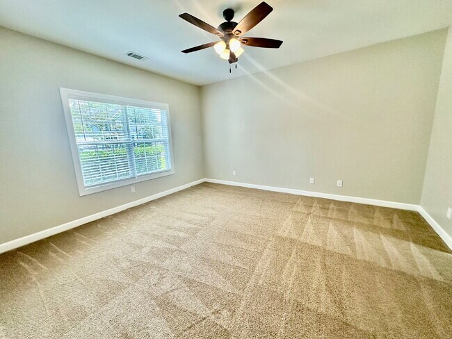 Building Photo - Spacious Four-Bedroom Home with a Bonus Room in Lawton Station!