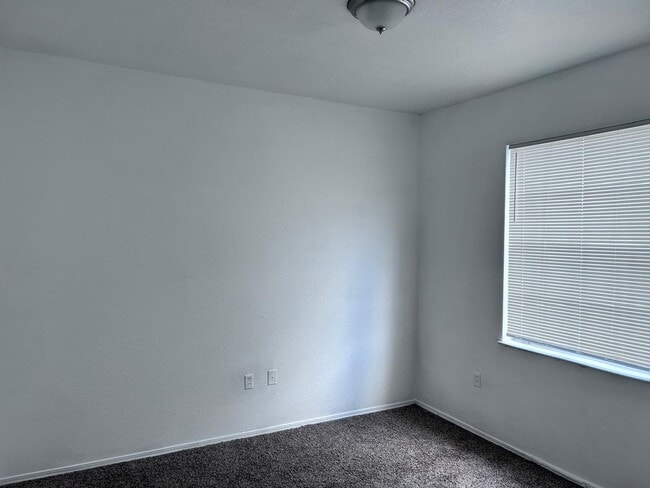 Building Photo - 2 Bed/1 Bath Apartment within Madison at M...