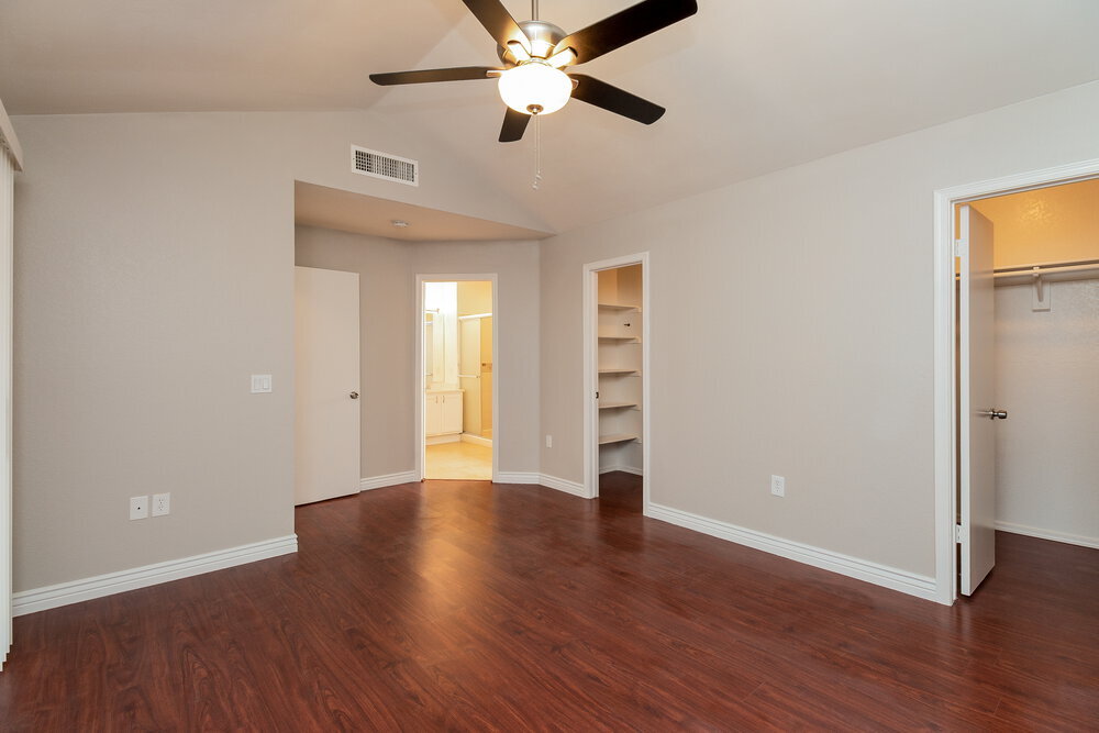 Building Photo - 7848 W Fleetwood Ln
