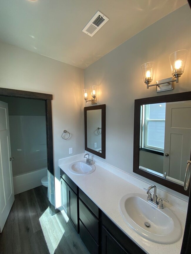 Building Photo - New Townhome in Priest River