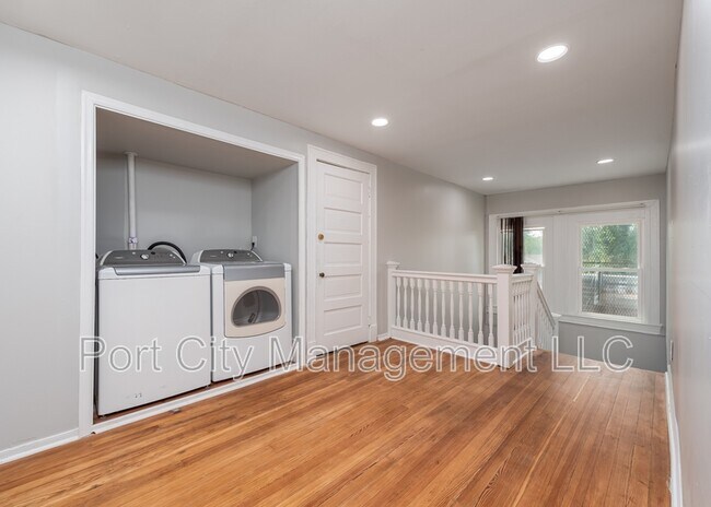 Building Photo - 4013 W Forest Park Ave