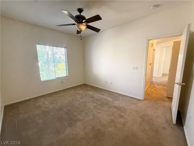 Building Photo - 3915 Legend Hills St