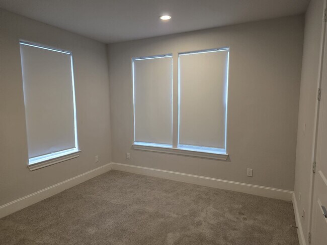 Building Photo - 815 Bringhurst St