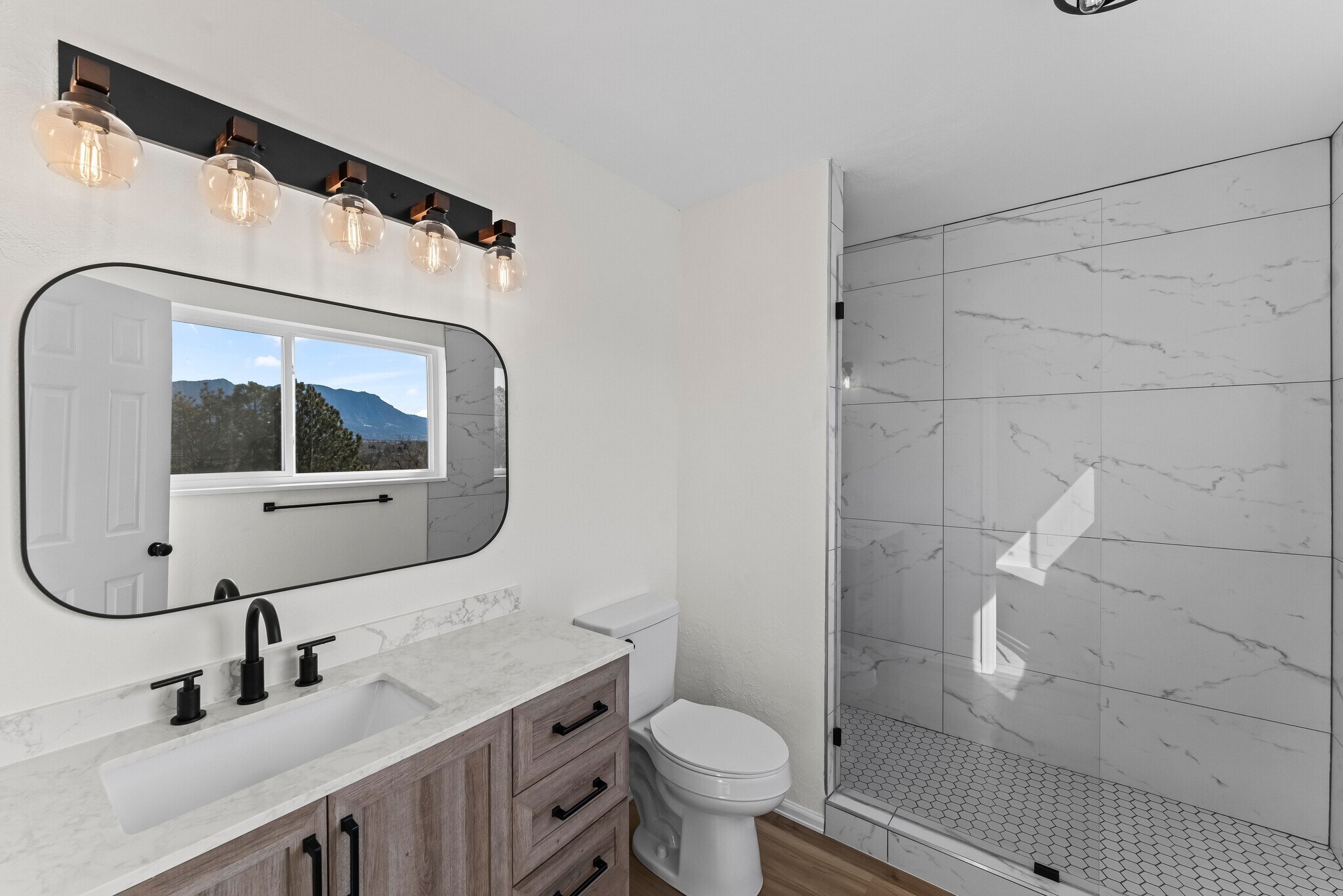 master bath - 3204 Valley Hi Ave