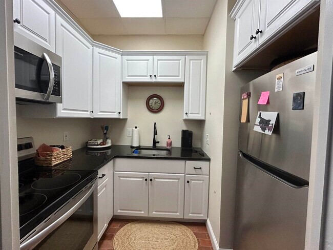 Building Photo - 163 Water St