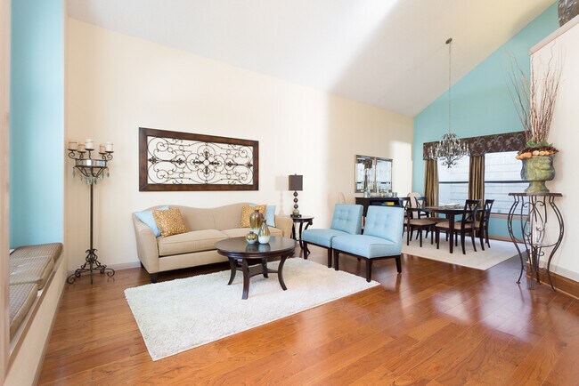 Building Photo - Beautiful 4 bedroom home in the Deerfield Subdivision