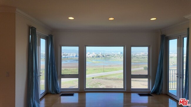 Building Photo - 8120 Billowvista Dr