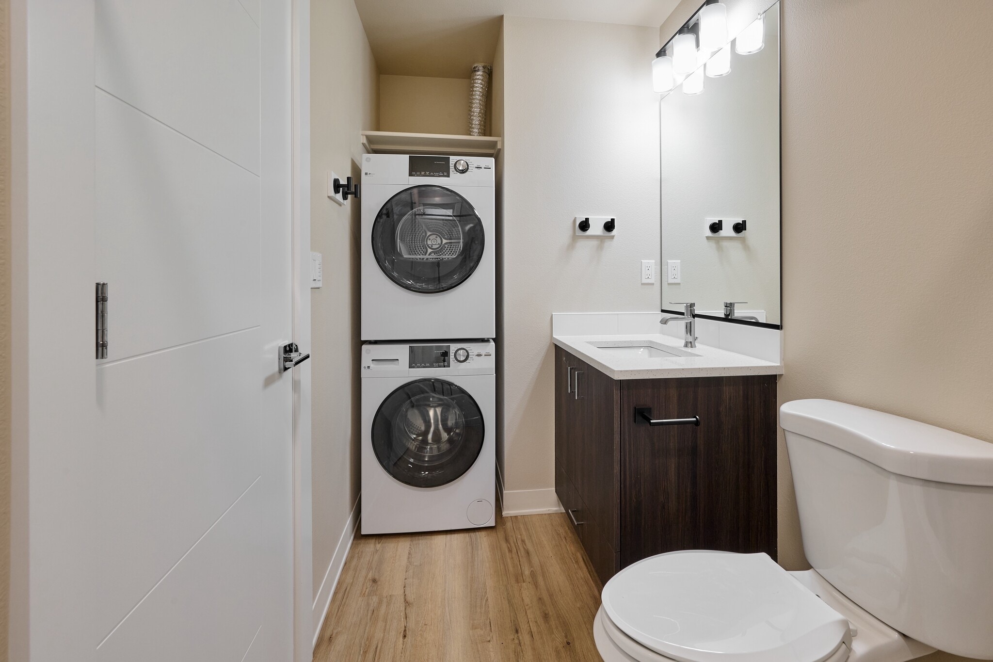 Building Photo - 1940 NW Grant Ave