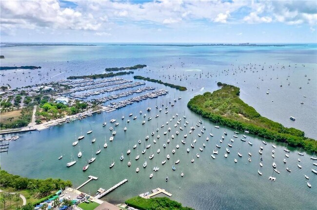 Building Photo - 2951 S Bayshore Dr