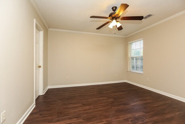 Building Photo - 5400 Sunnyvale Dr