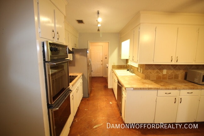 Building Photo - 308 Woodrun Dr