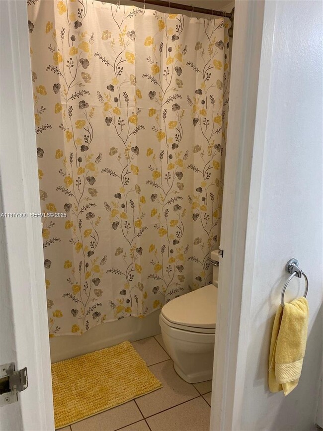 Building Photo - 100 Lincoln Rd