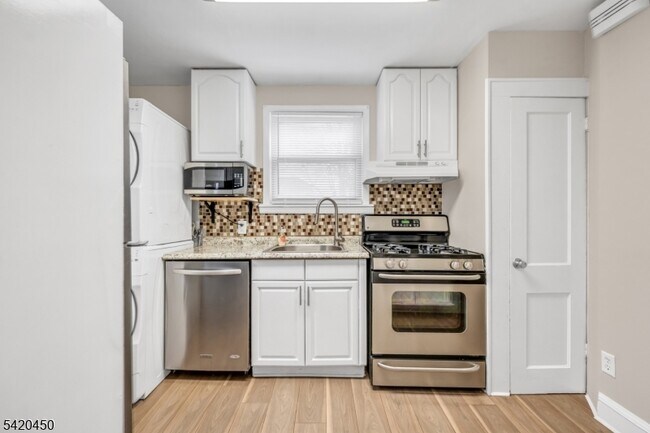 Building Photo - 36 Cortlandt Pl