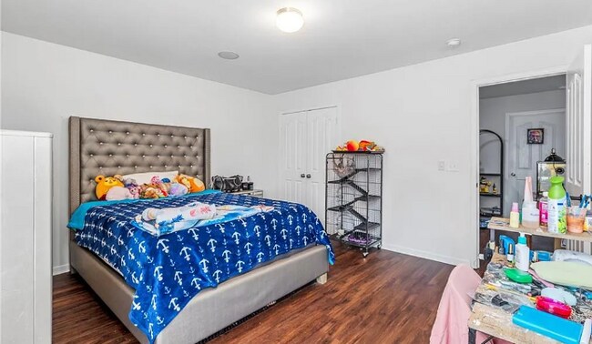 Building Photo - 4 Bedroom 3 Bath Pet Friendly Rental!