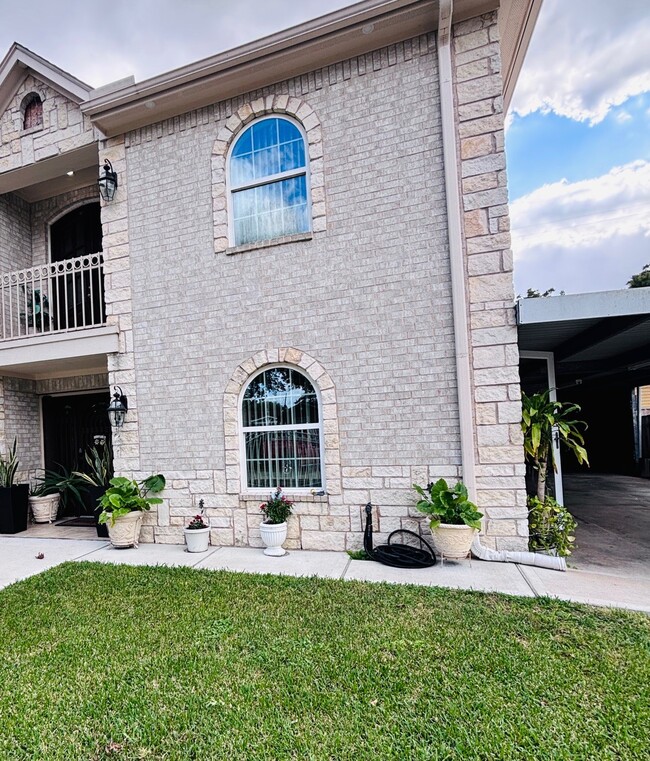 Building Photo - 7618 Linden St