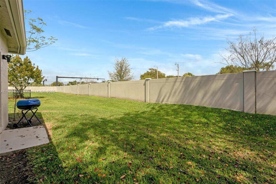 Building Photo - 1751 SW 112th Ter