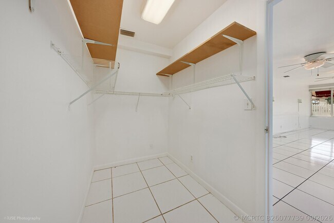 Building Photo - 2141 SW 23rd Ave