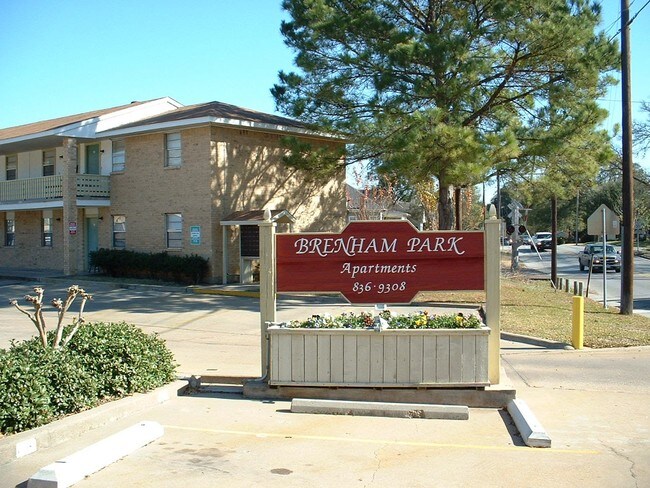 Building Photo - 705 S Jackson St