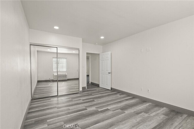 Building Photo - 14335 Hamlin St