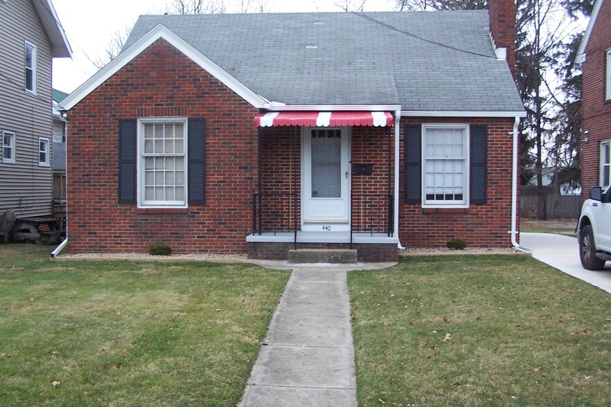 Front of House - 440 Glessner Ave