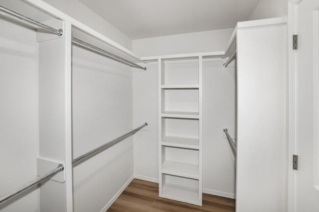 Building Photo - 7625 Woodford Ave