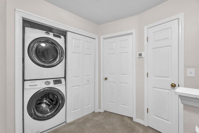 Building Photo - 2231 Golden Oak Ln