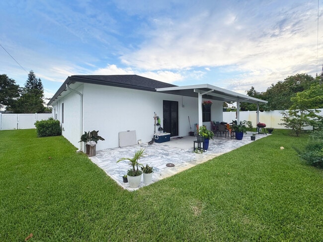Building Photo - 3855 Ocala Rd