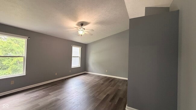 Building Photo - 6015 Lakeside Manor Ave