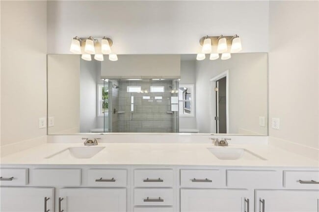 Building Photo - Welcome to Overlook at Marina Bay: Luxury and Comfort Combined