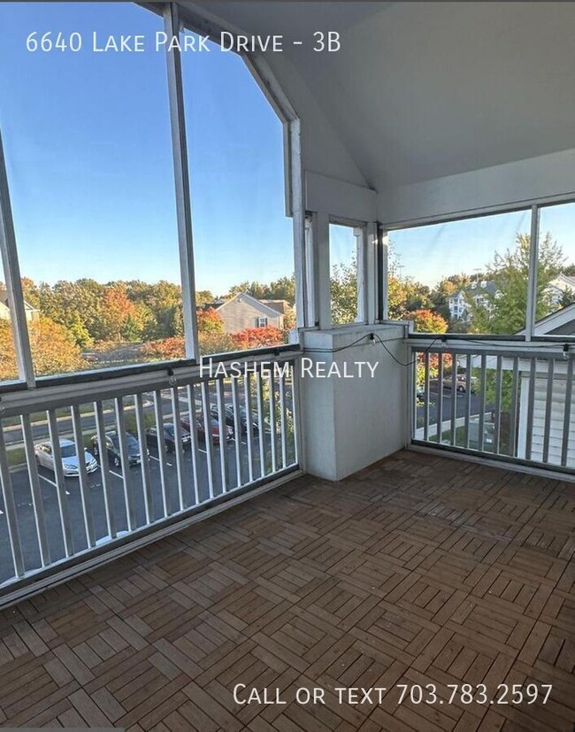 Building Photo - Beautiful 2 BR 1BA Condo - Looking for You!