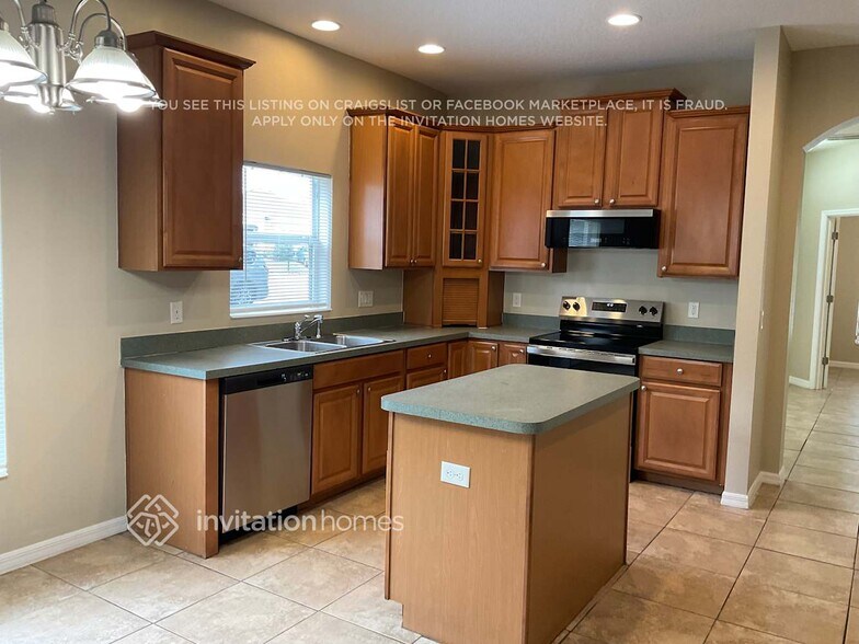 Building Photo - 26012 Singing Lark Ct