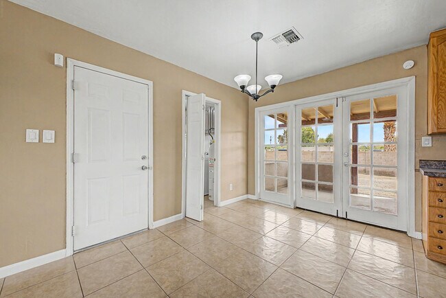 Building Photo - 17801 N 8th Dr