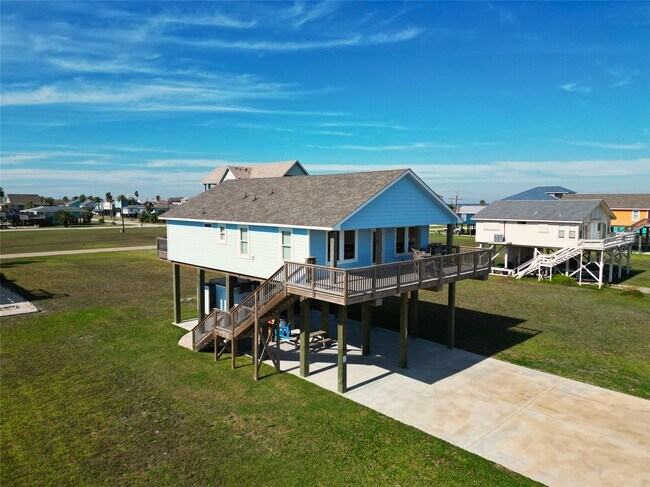 Building Photo - 131 Pieces of 8