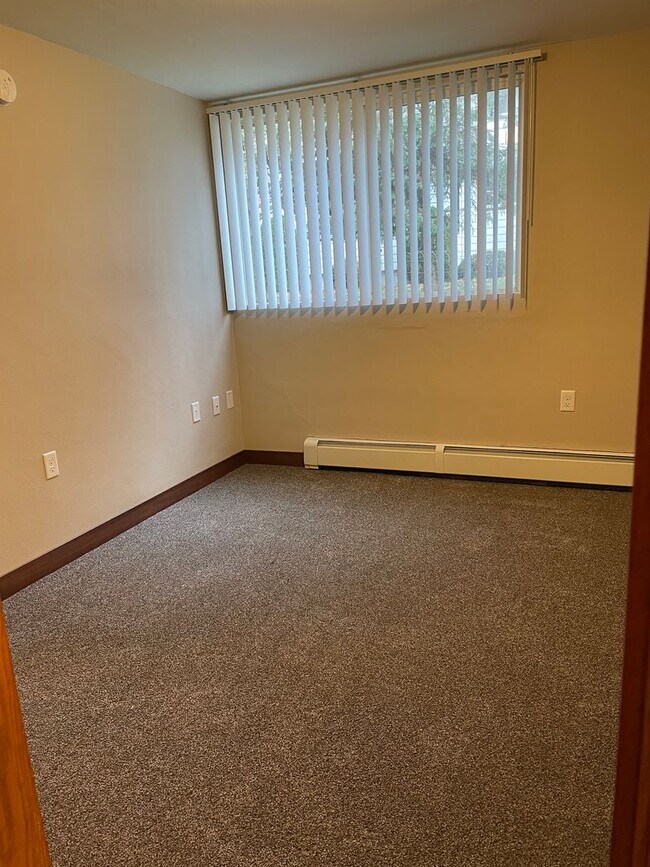 Building Photo - One Bedroom